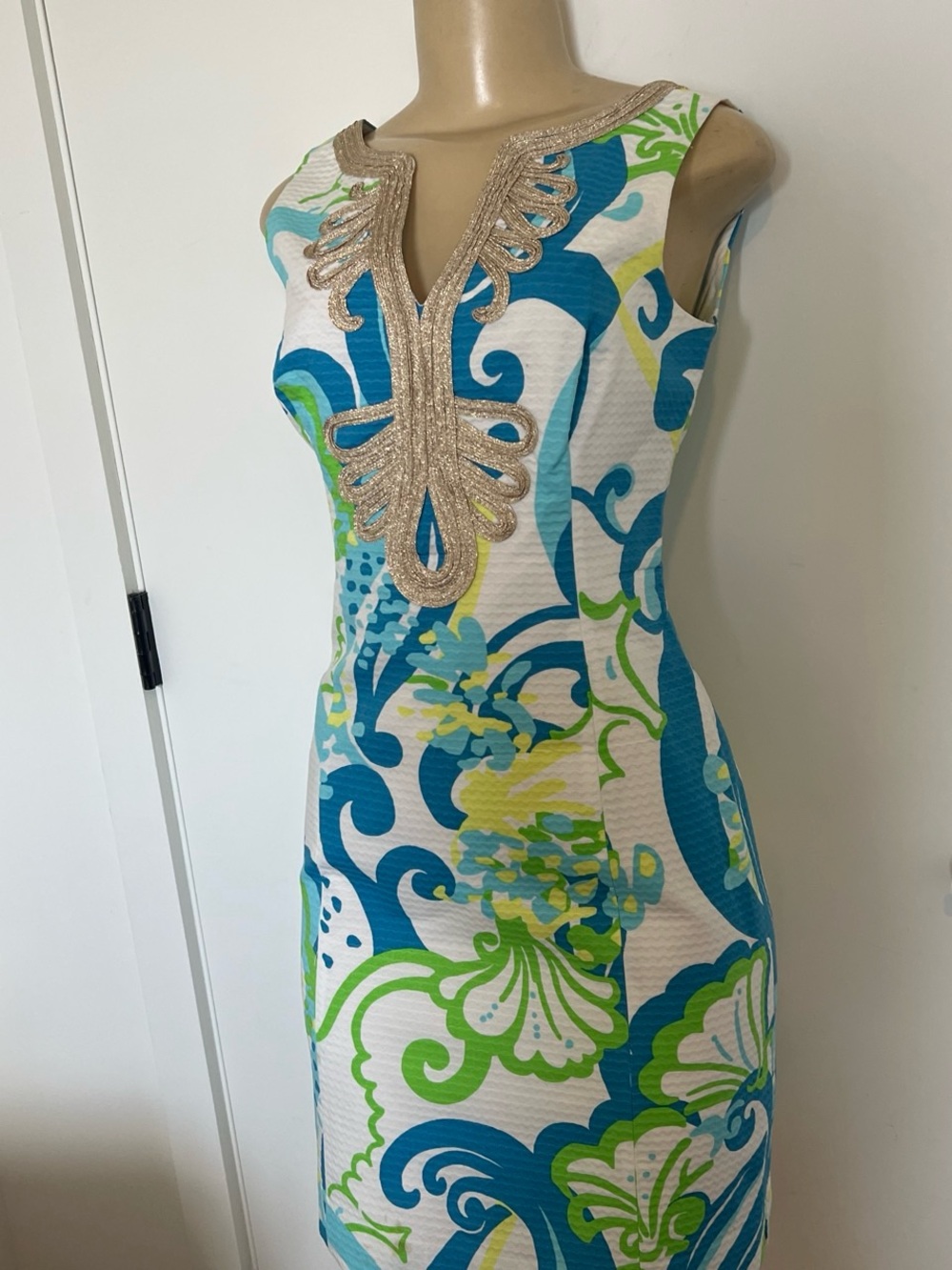 Lilly Pulitzer Blue, Teal & Lime Printed Sleeveless Dress with Gold Trim - Picture 2 of 3